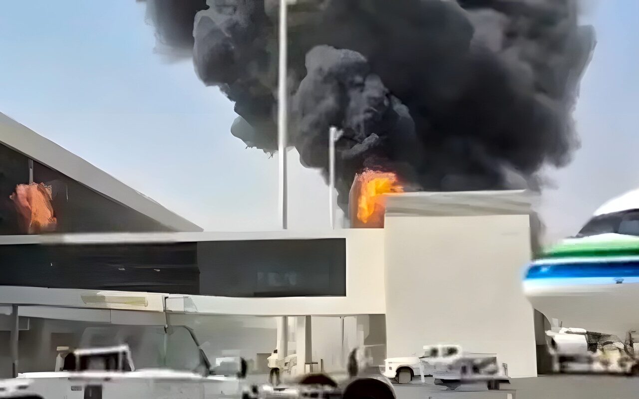 السفارة المصرية بالسعودية تتابع حالات المصابين المصريين إثر الاعتداء على مطار الملك خالد
