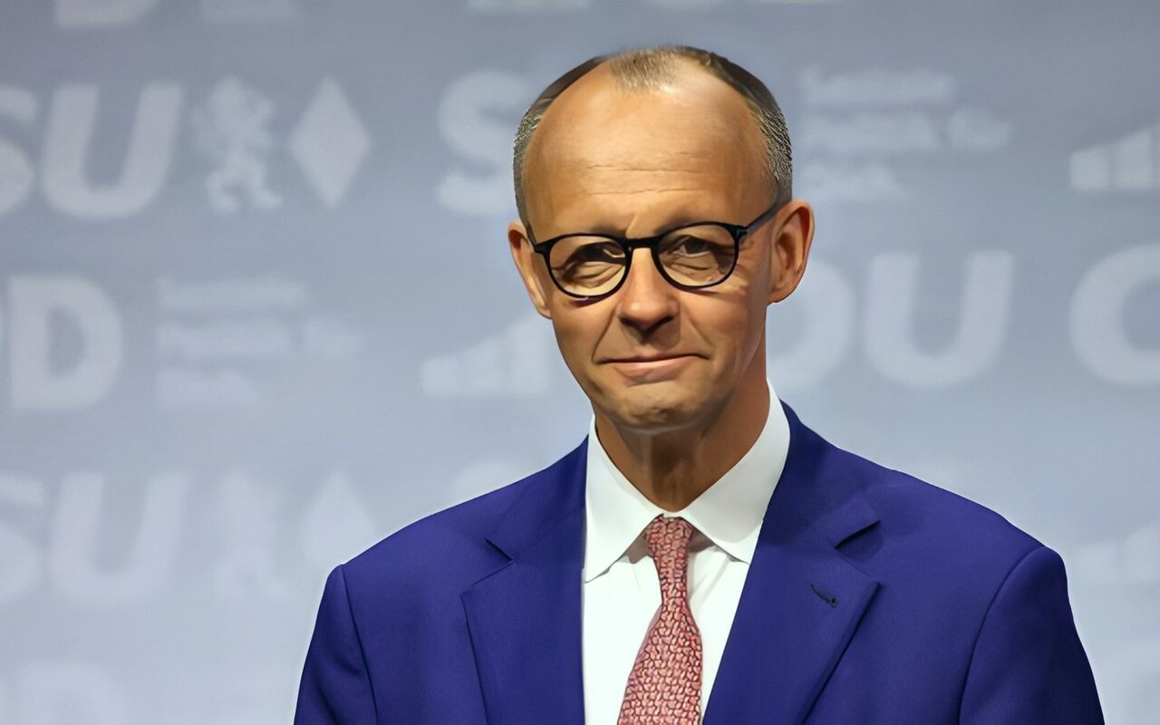 المستشار الألماني يحذر من الاستخفاف بروسيا.. بوتين خطر كبير