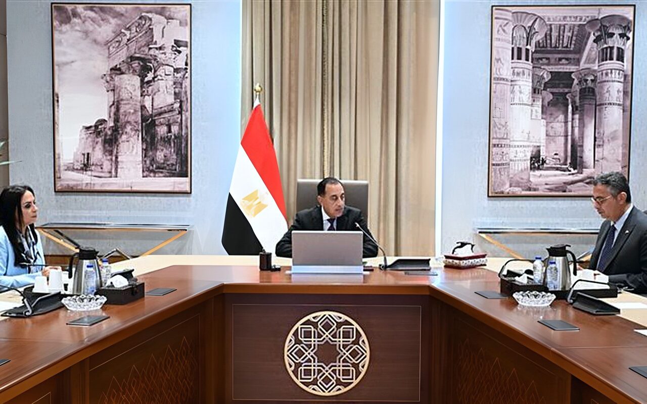 الدعم النقدي بدل السلع.. الحكومة تناقش تغيير منظومة الدعم في مصر