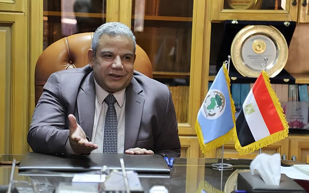 كلية الدراسات الإفريقية بجامعة القاهرة ترفع رصيد اعتمادها الدولي إلى 5 شهادات آيزو