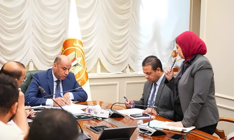 وزير العمل: التعاون مع أعضاء مجلس النواب لخدمة وتحقيق مصالح المواطن