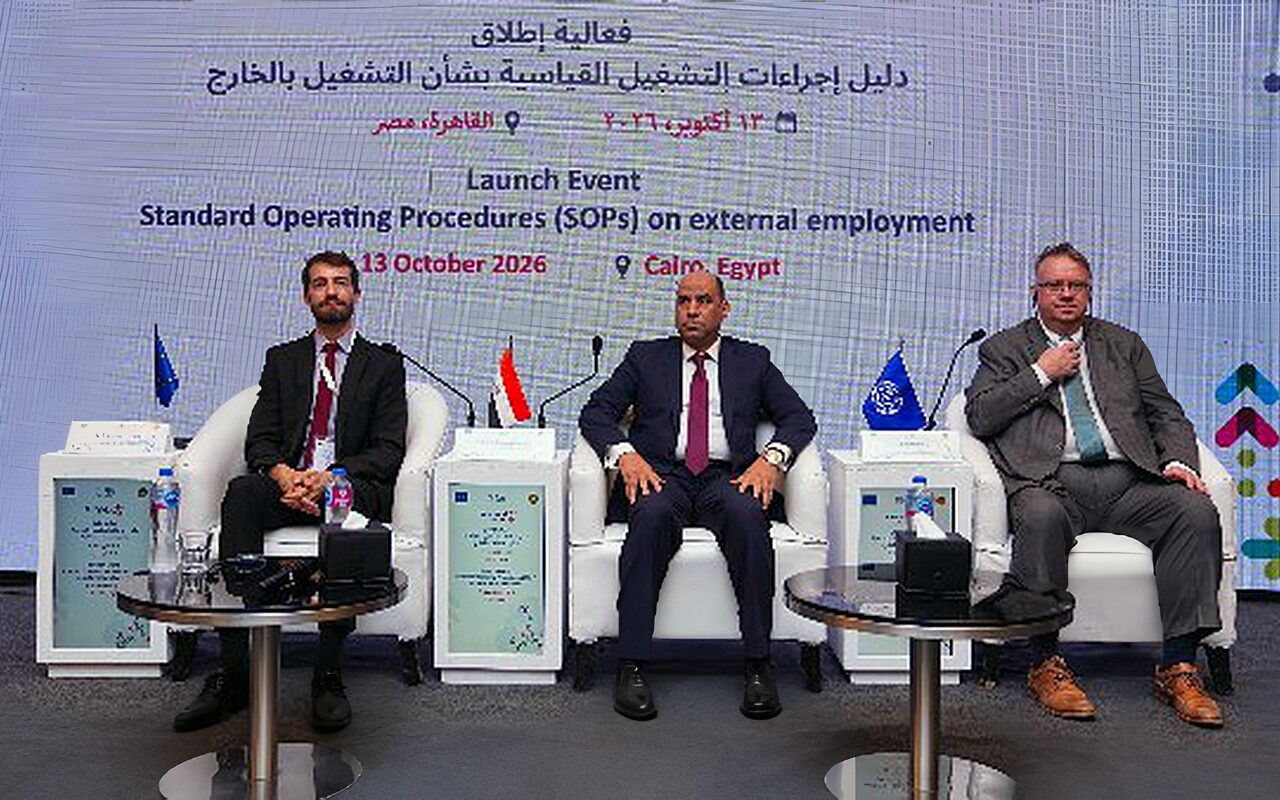 العمل تطلق دليل الإجراءات القياسية للتشغيل بالخارج لتعزيز حماية العمالة