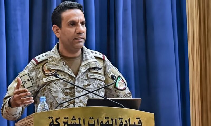 التحالف: الاعتداء على صالات المسافرين بمطار الملك خالد جريمة حرب والرد سيكون حازما