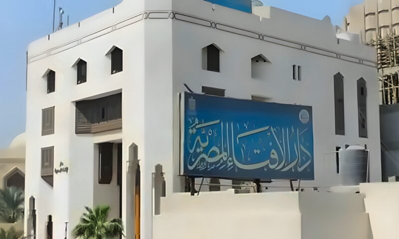 أمين الإفتاء يوضح ضوابط ملابس الرجل شرعا.. ويحذر من مخالفة الحياء والعادات