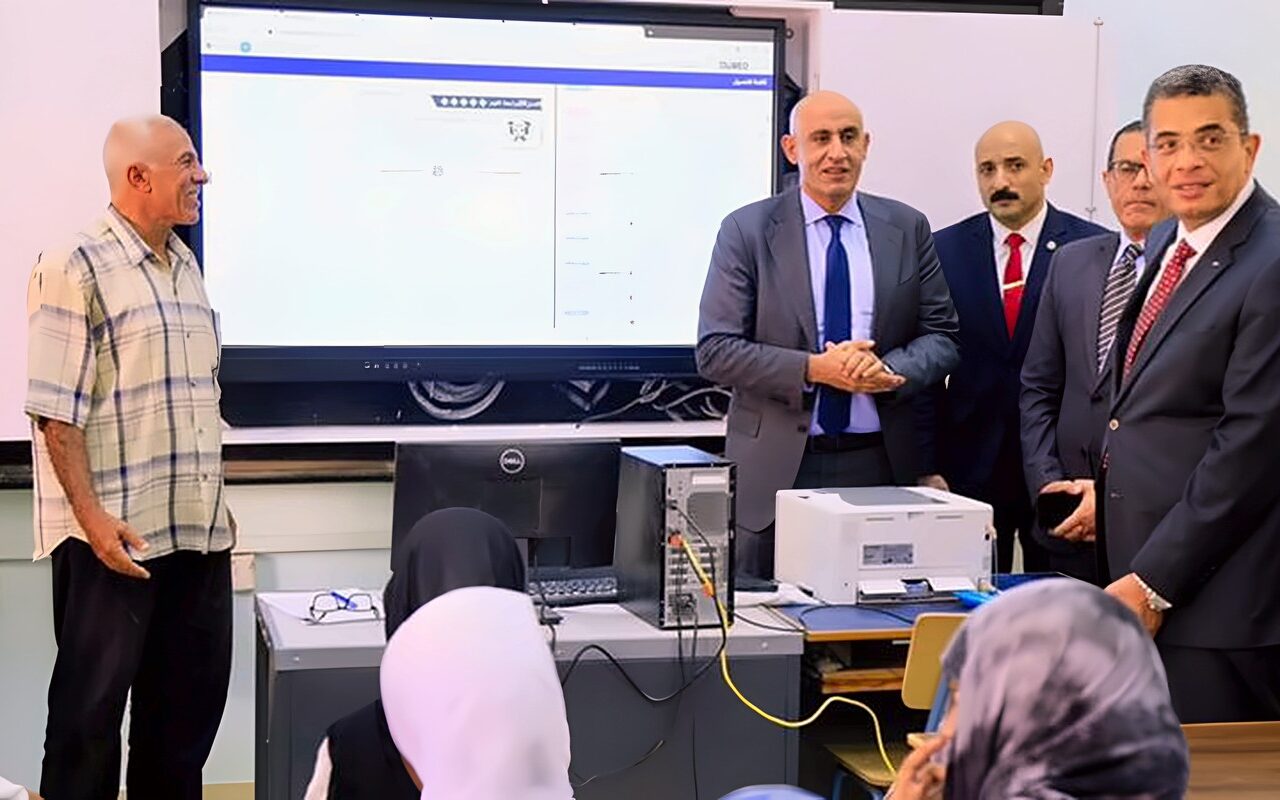 وزير التعليم يشيد بمستوى طلاب البحر الأحمر.. ويؤكد على مواصلة تنمية مهارات القراءة والكتابة