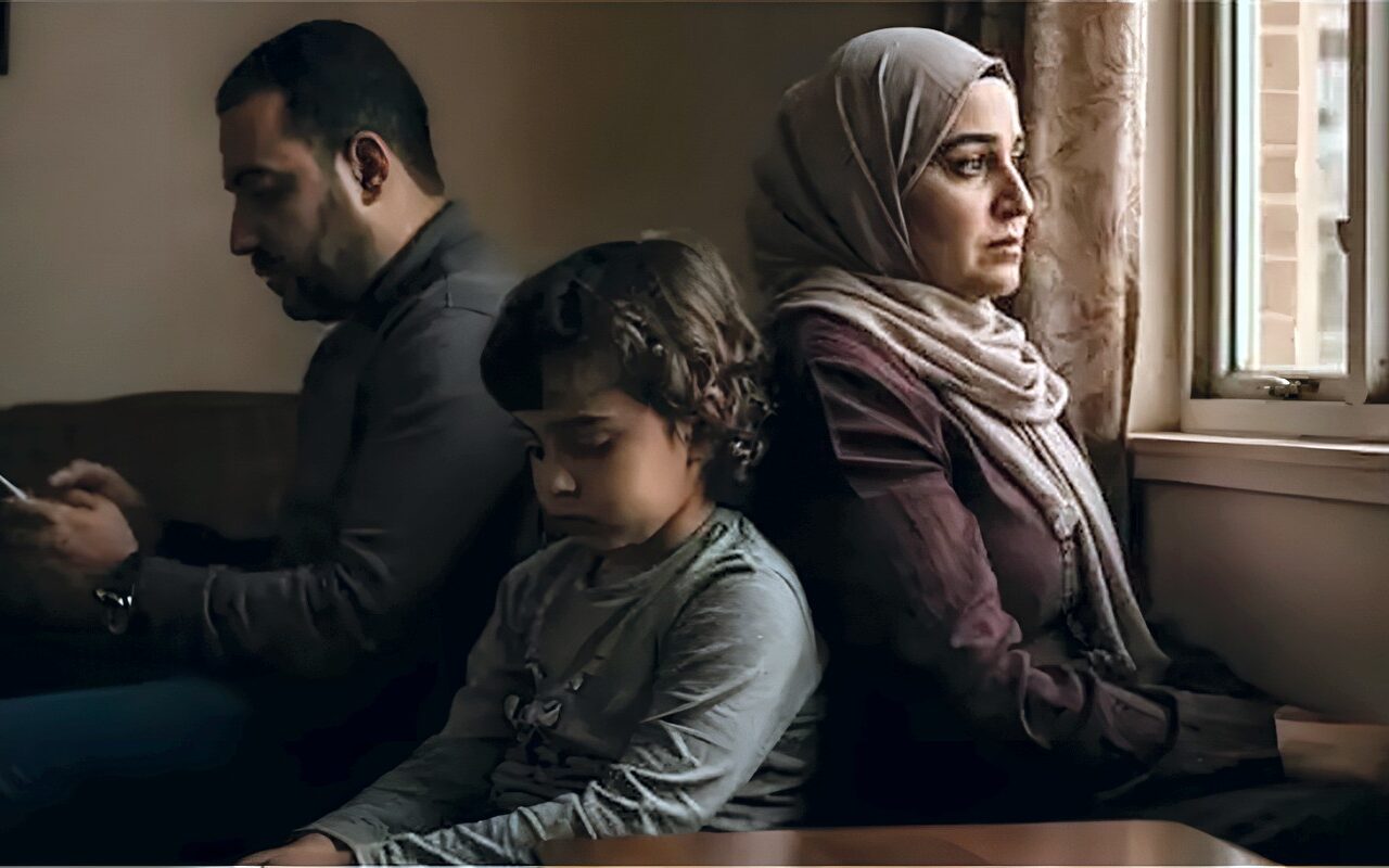 خبير اجتماعي يحذر من مخاطر غياب الرعاية الأسرية على الأطفال