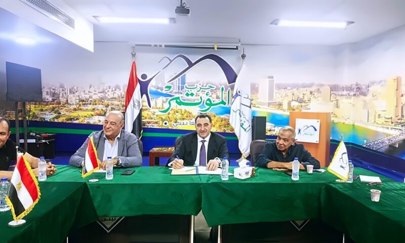 تفاصيل اجتماع رئيس المؤتمر مع الهيئة البرلمانية للحزب (صور)