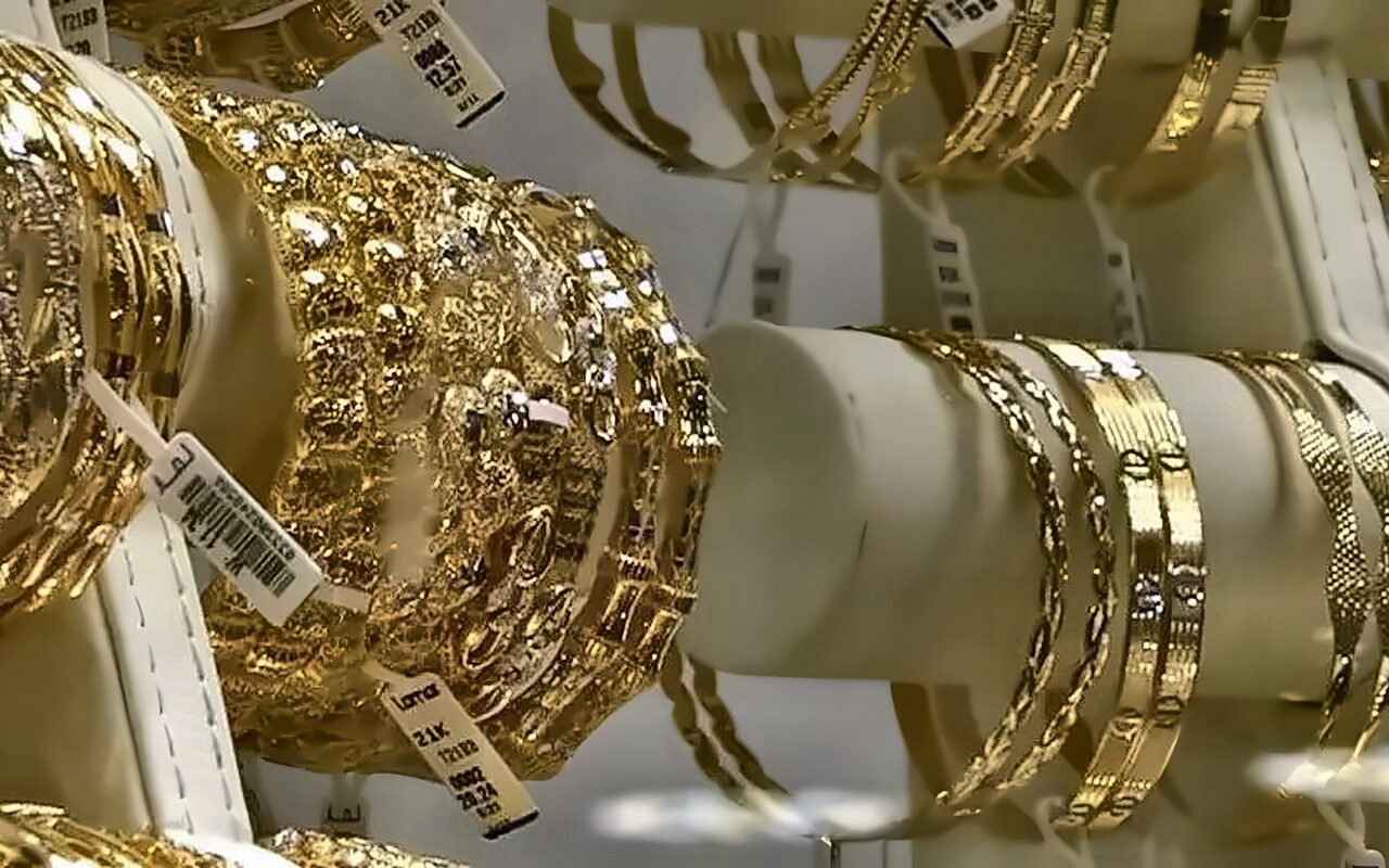 700 جنيه.. تراجع مستمر يضرب سعر الجنيه الذهب وعيار 21 يخالف التوقعات