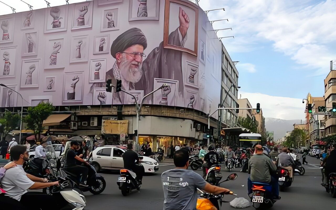 مجلس الأمن القومي الإيراني: اجتماع في طهران يضم وزير الدفاع السعودي وقائد جيش باكستان