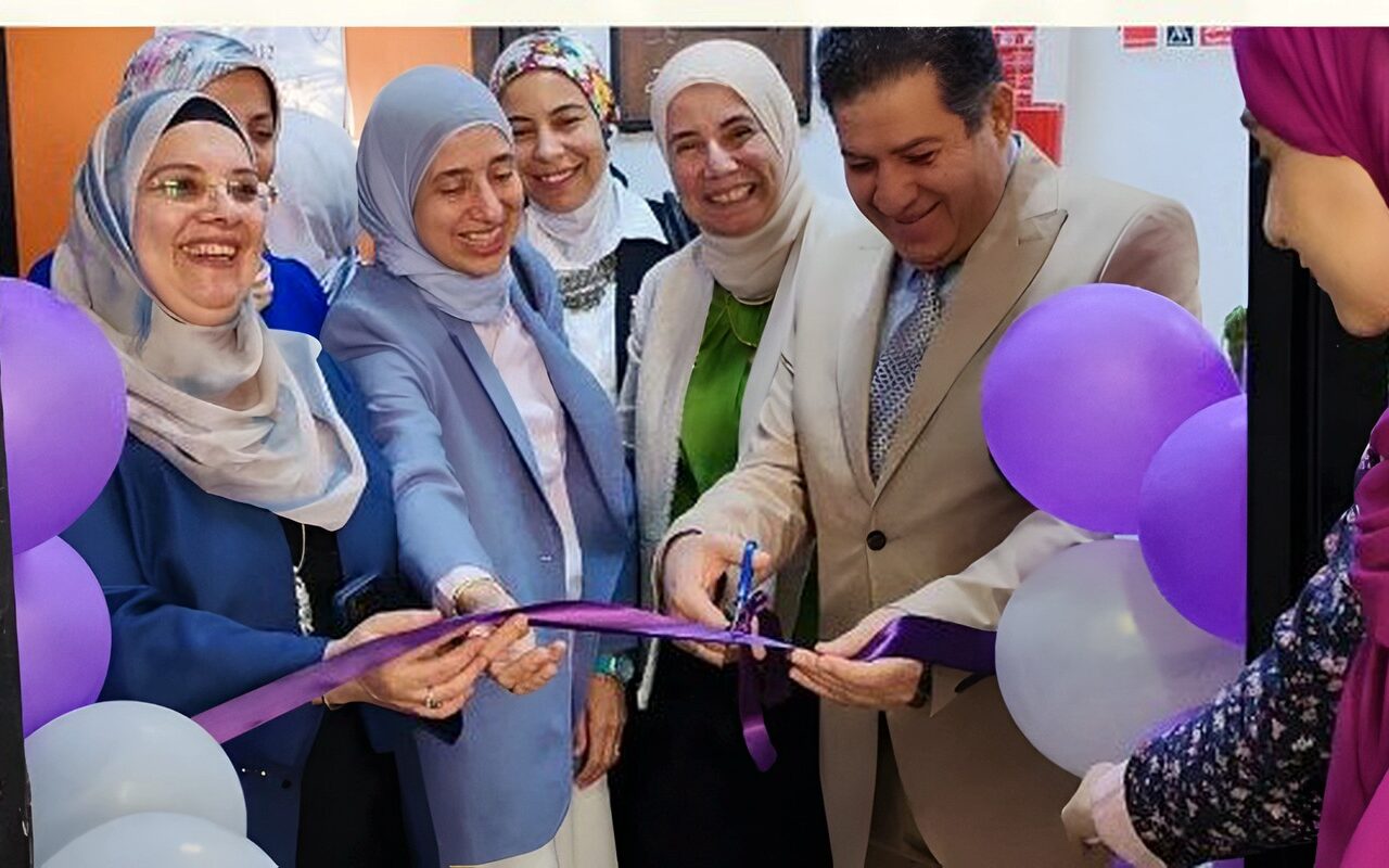 نائب رئيس جامعة الأزهر يفتتح وحدة تمكين المرأة بصيدلة بنات القاهرة