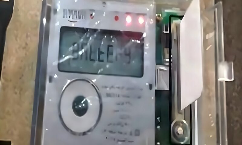 أسباب إضاءة لمبة التلاعب بعداد الكهرباء وقيمة الغرامة