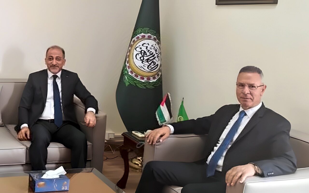 فائد مصطفى والعكلوك يبحثان توحيد التحرك العربي للدفاع عن الحقوق الفلسطينية