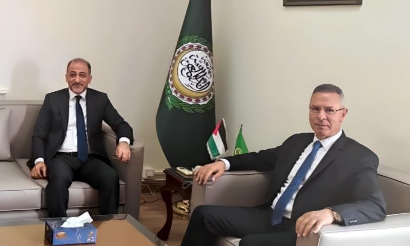 فائد مصطفى والعكلوك يبحثان توحيد التحرك العربي للدفاع عن الحقوق الفلسطينية