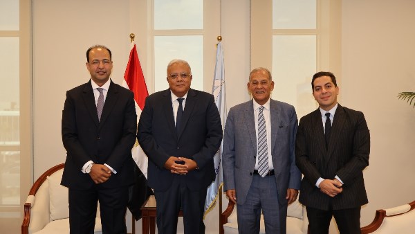 حاتم العبد يتسلم مهام الأمين العام للقومي لحقوق الإنسان.. بروفايل