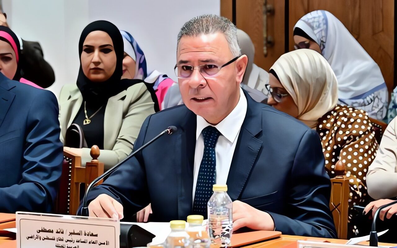 فائد مصطفى يدعو لانتفاضة لحماية الأرشيف الفلسطيني من التدمير والسرقة
