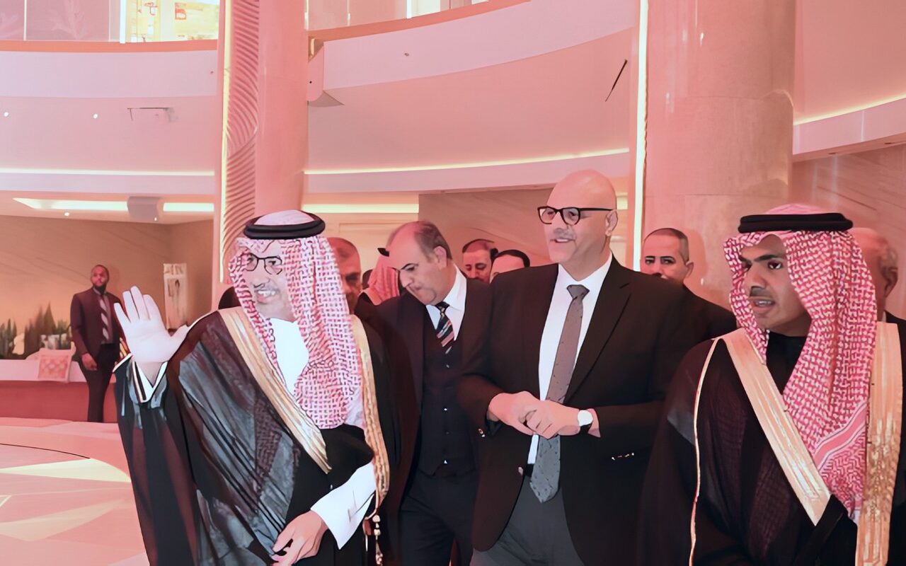 السفير السعودي ومحافظ الإسكندرية يشهدان إطلاق خط سياحي بحري جديد