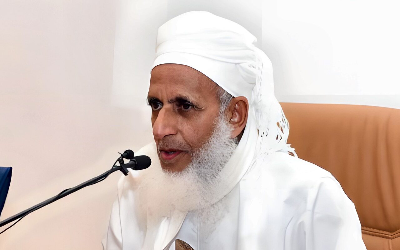 مفتي عُمان يؤيد دعوة شيخ الأزهر لوقف الحروب ويدعو إلى توحيد الكلمة
