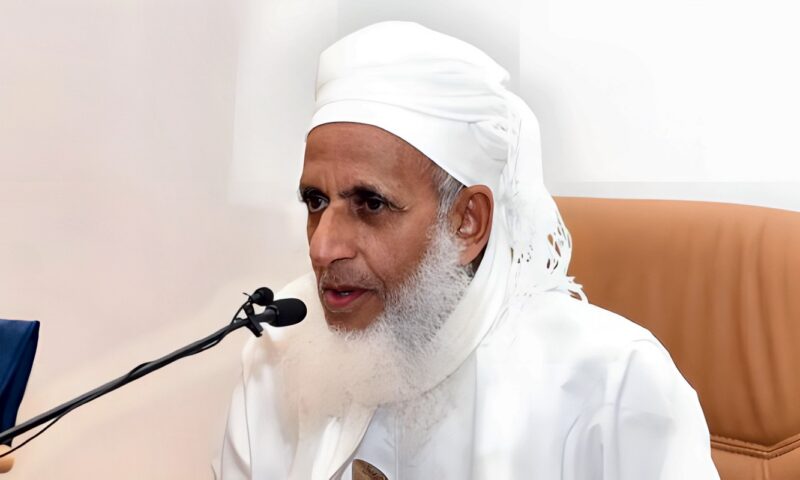 مفتي عُمان يؤيد دعوة شيخ الأزهر لوقف الحروب ويدعو إلى توحيد الكلمة