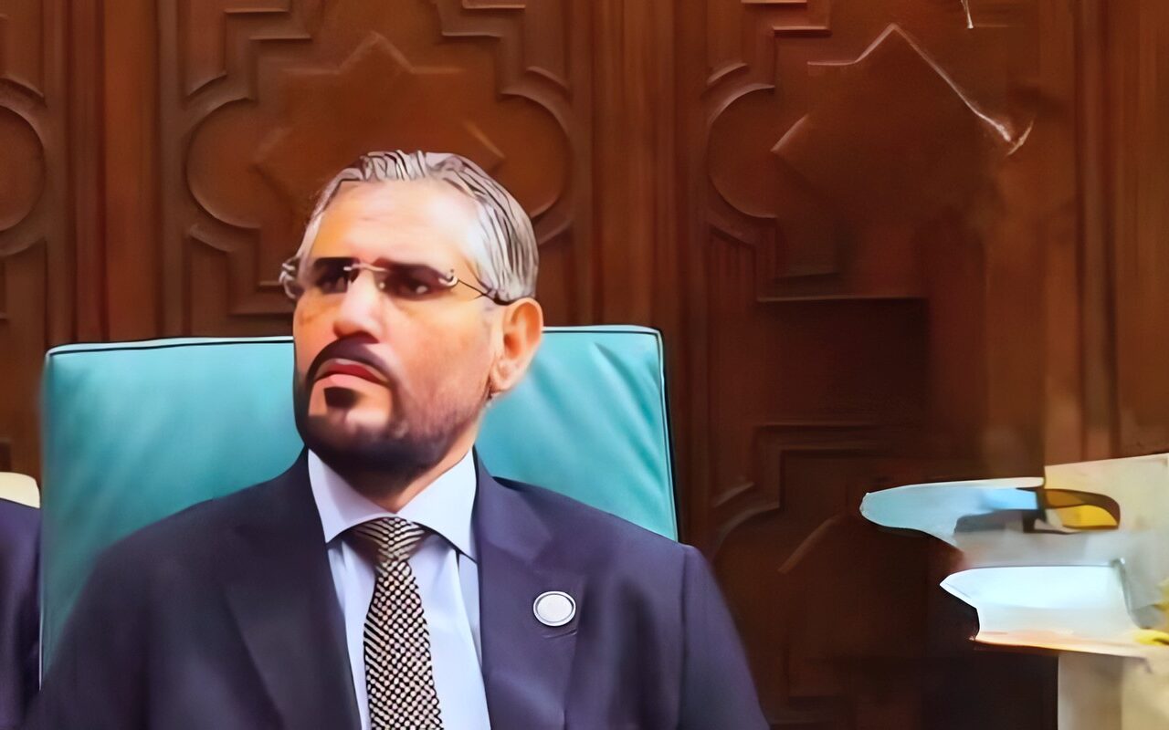 انتقي كلماتك.. السفير الليبي بالقاهرة يرد على تصريحات ترامب المسيئة