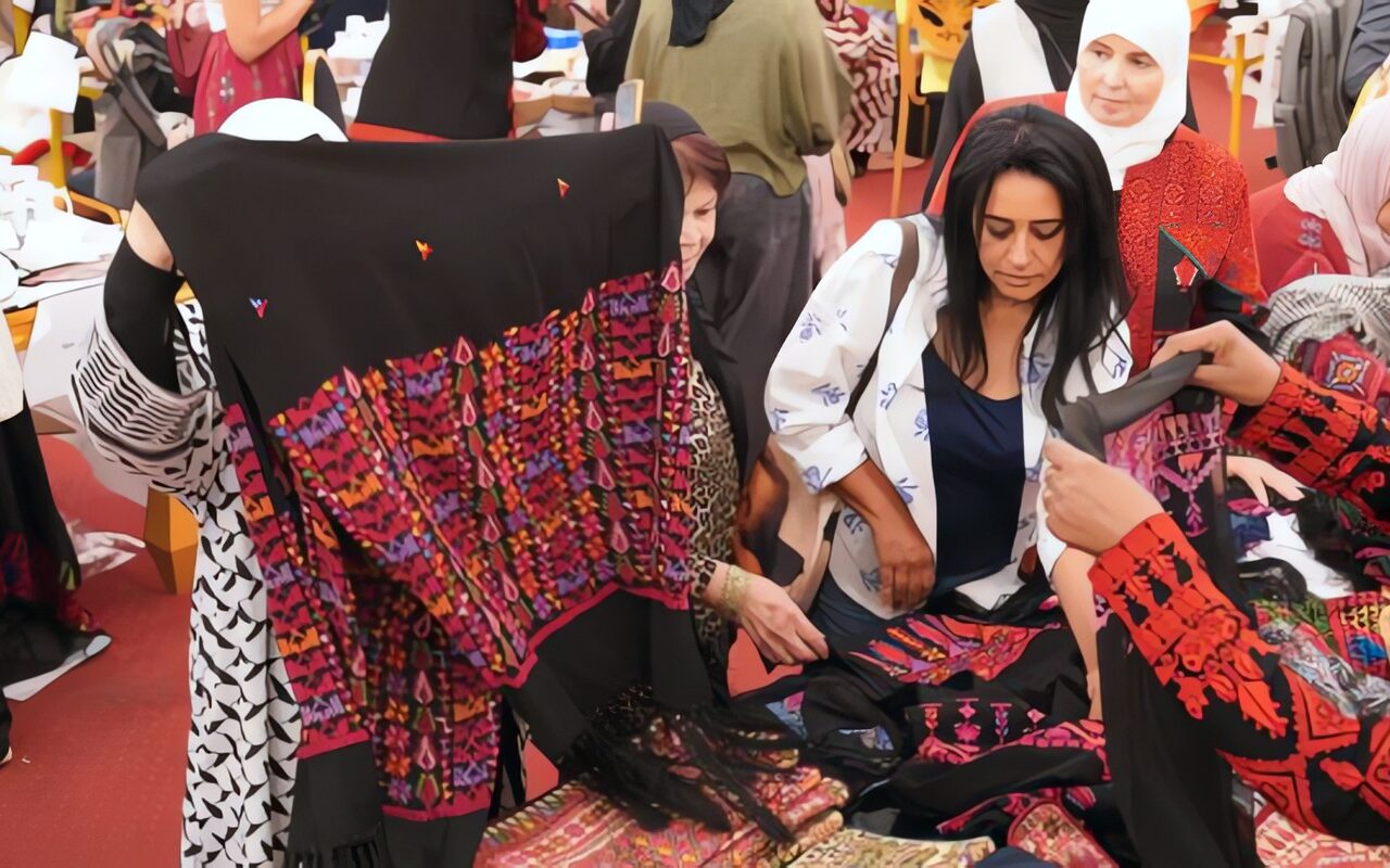 تراث وهوية.. بازار فلسطيني بالقاهرة يحتفي بالموروث الشعبي ويبرز أصالة الثقافة