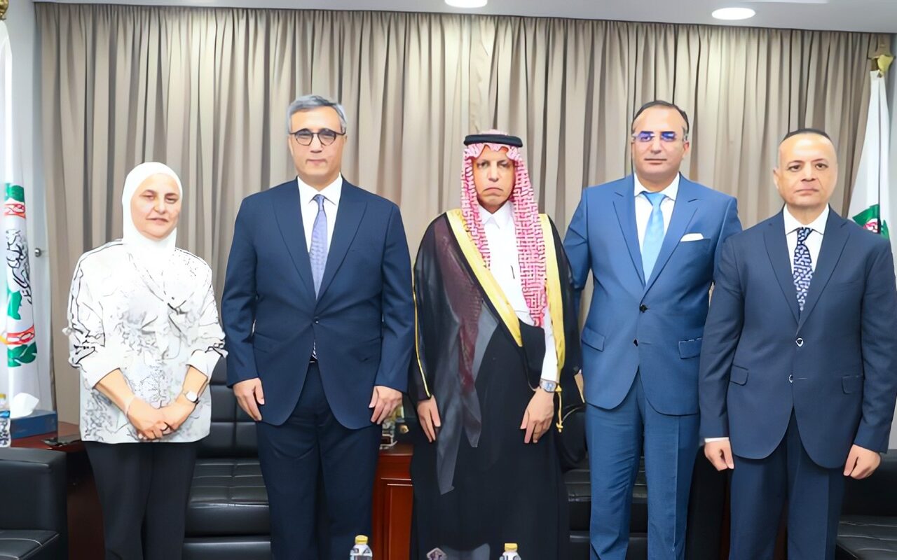 سفير الجزائر لرئيس البرلمان العربي: اختياركم يعكس مكانة المملكة