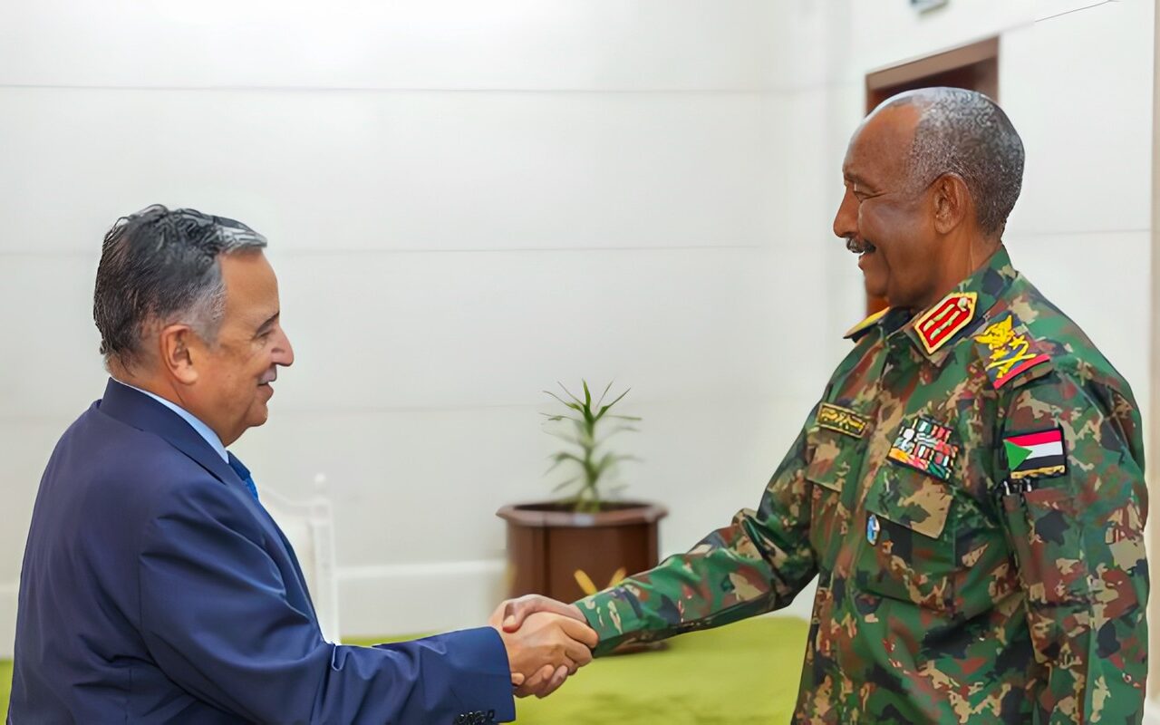 تحرك عربي لإنقاذ السودان.. نبيل فهمي يطرق أبواب السلام من الخرطوم