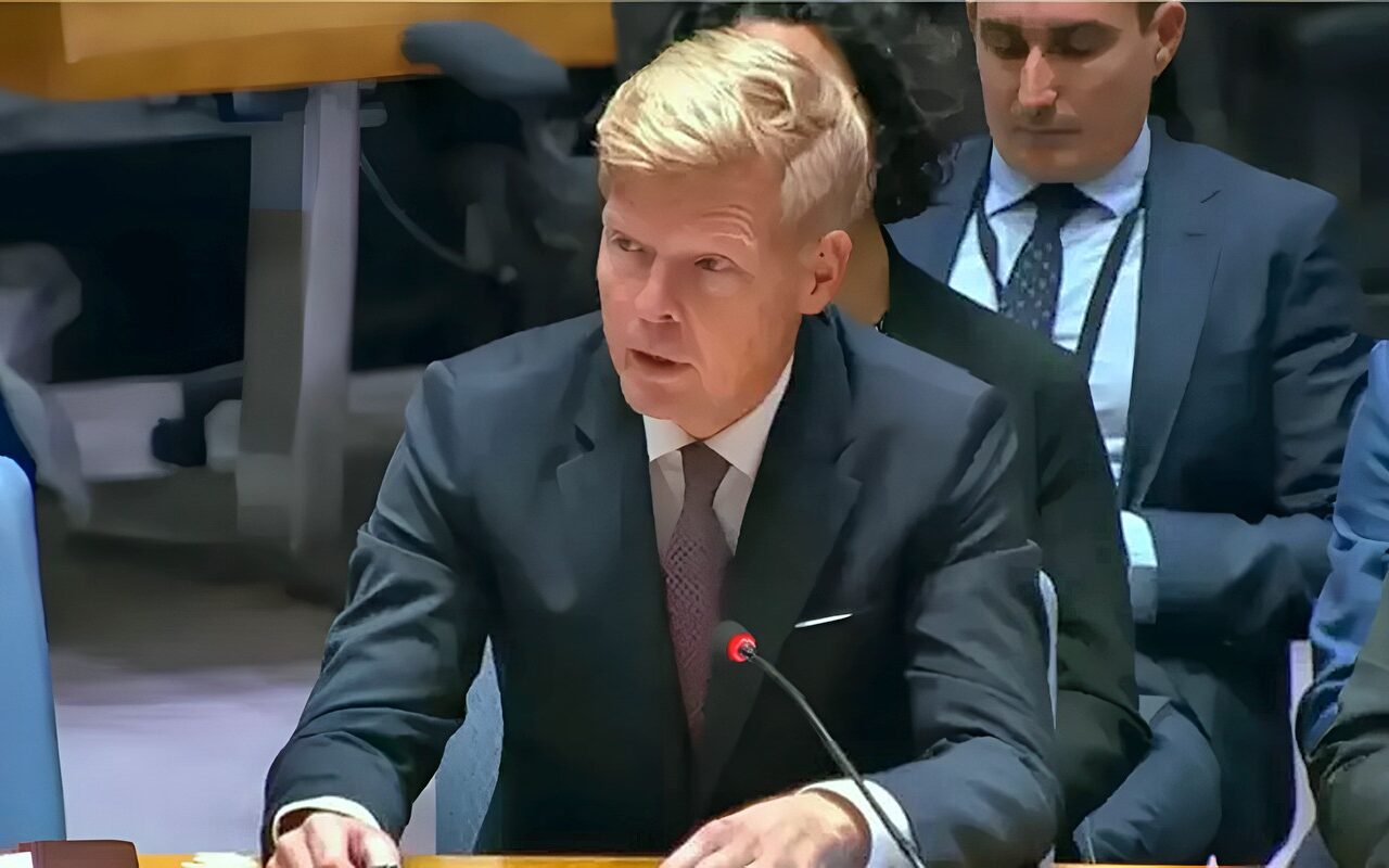 المبعوث الأممي لليمن يدين هجمات الحوثيين على مطار الملك خالد ويحذر من تداعياتها على المنطقة