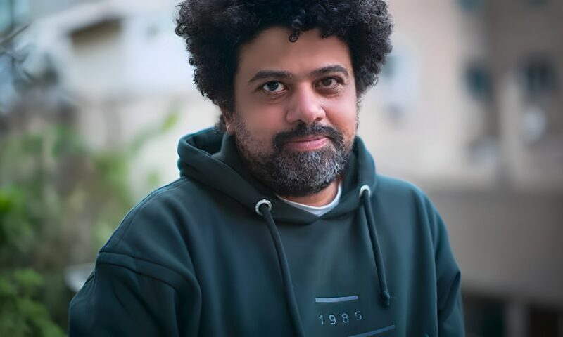 الطريق إلى القاهرة 47.. أحمد عبد الله صائد الجوائز في 6 محطات بارزة أخرها برلين