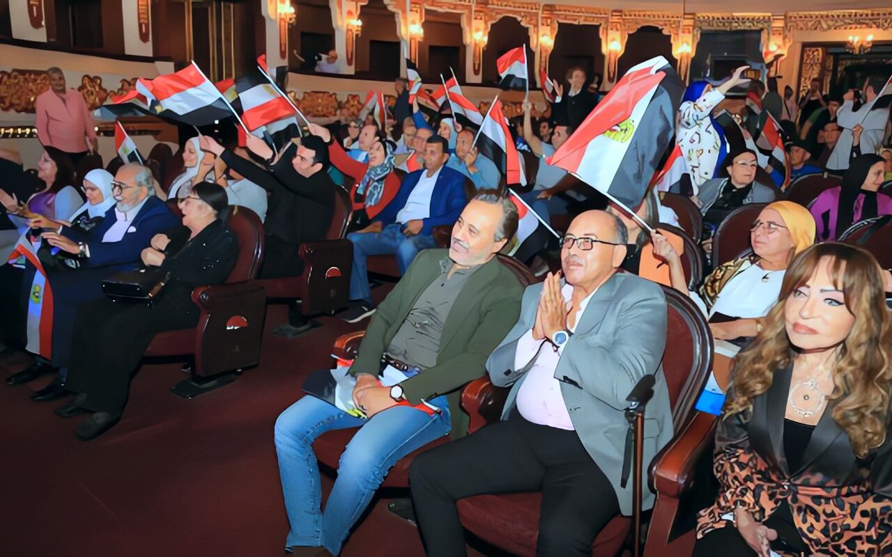 «حدث في أكتوبر».. المسرح القومي يستعيد ملحمة النصر في أولى أمسيات «صالون حكايات المسرح»