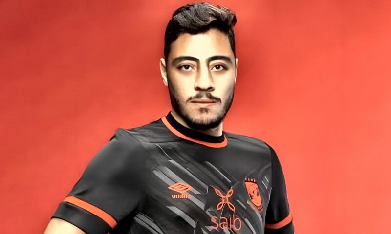 أحمد حسن: عموتة يشيد بمستوى أكرم توفيق واللاعب يحجز مكانه أساسيًا في الأهلي