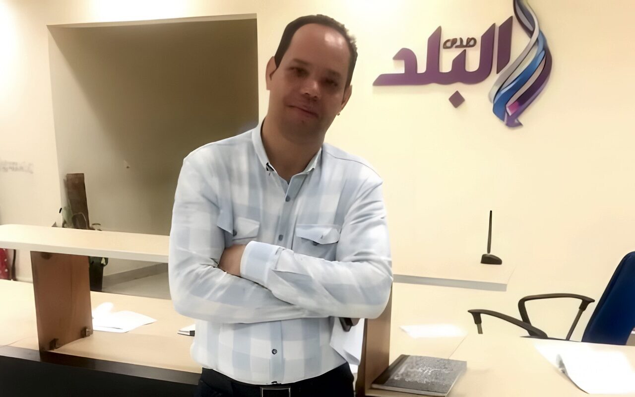 كان نموذجا للإنسان النقي والمبدع.. مصطفى بكري يعلن وفاة رئيس تحرير حقائق وأسرار