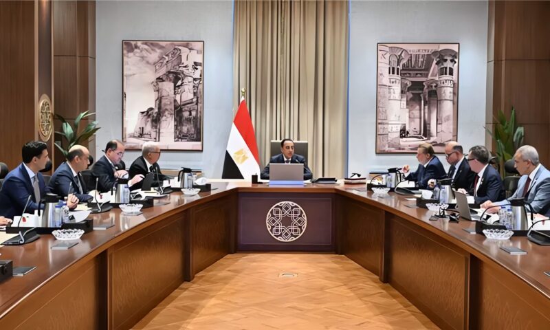 مدبولي يستعرض ملامح «البرنامج الوطني للتحول الاقتصادي» قبل الإعلان عنه في منتدى مصر 2026