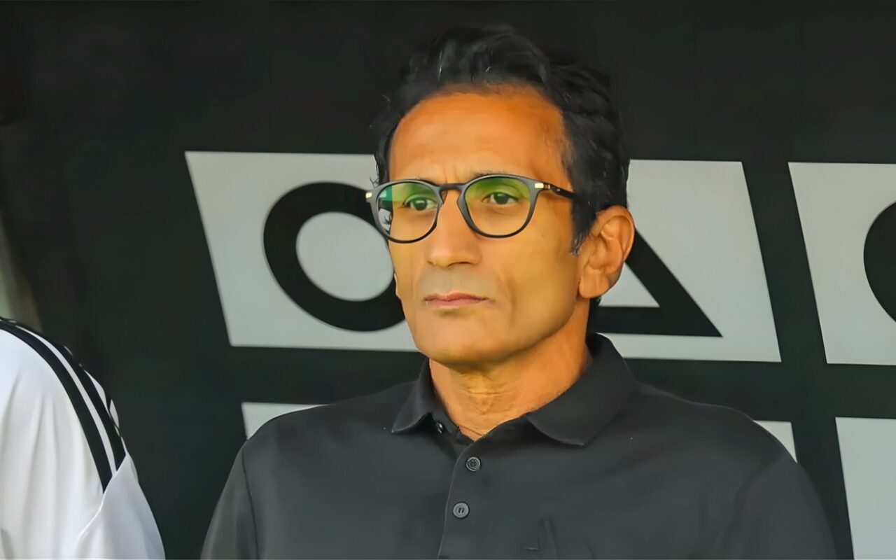 المصري يعلن رسميا فسخ التعاقد مع أحمد سامي وجهازه الفني بالتراضي