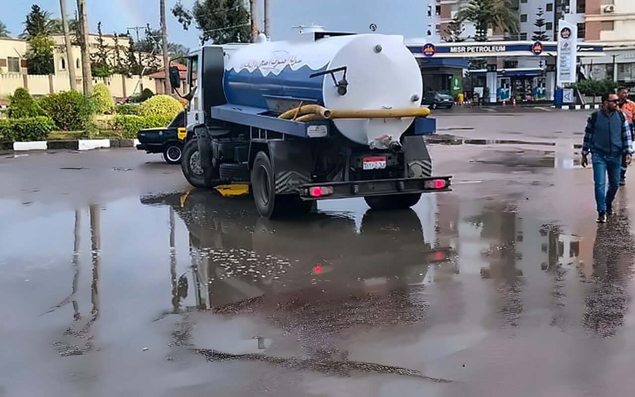 شركة الصرف الصحي بالإسكندرية ترفع حالة الطوارئ لمواجهة موجة الأمطار
