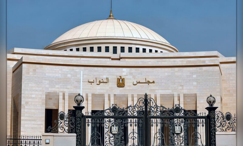 البرلمان المصري يصوت اليوم على تفويض السيسي بإرسال قوات إلى السعودية