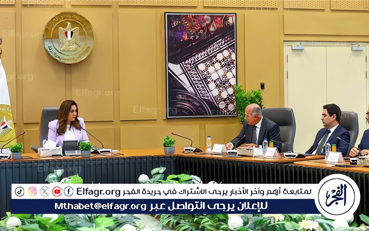 وزيرة التنمية المحلية والبيئة تتابع استعدادات مصر للمشاركة في قمة المناخ بتركيا مع الوفد التفاوضي المصري