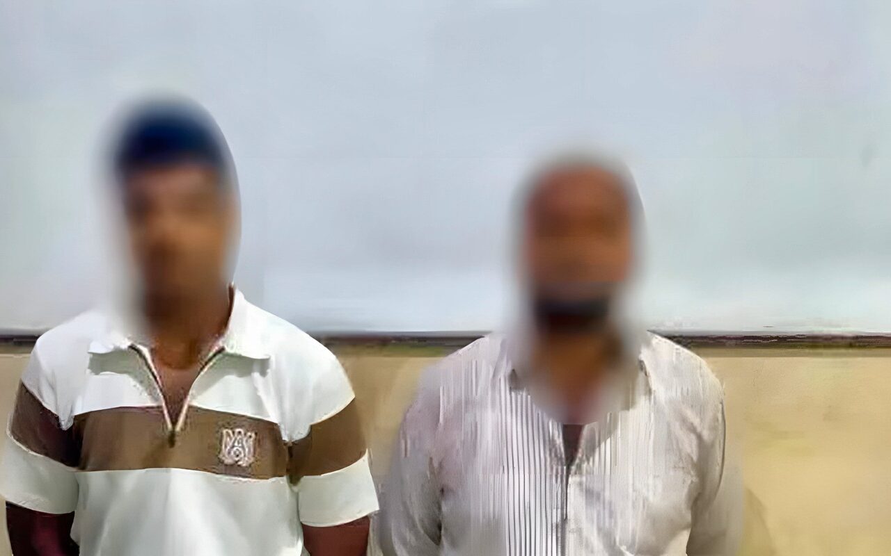 ضبط عامل وابنه لاتهامهما بالتعدي على مزارع بالأسلحة البيضاء ورشقه بالحجارة في البحيرة