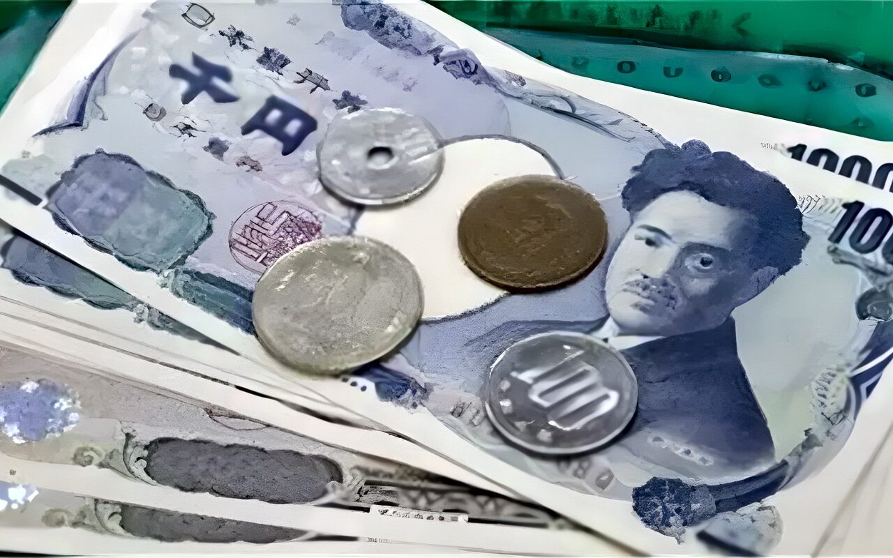 سعر الـ100 ين الياباني مقابل الجنيه في البنك المركزي بختام تعاملات اليوم