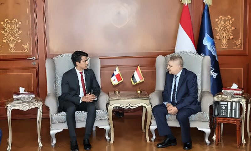تعاون مصري بنمي لتعزيز حركة التجارة العالمية.. ربيع يبحث مع سفير بنما تطوير الشراكة وتبادل الخبرات بين قناتي السويس وبنما