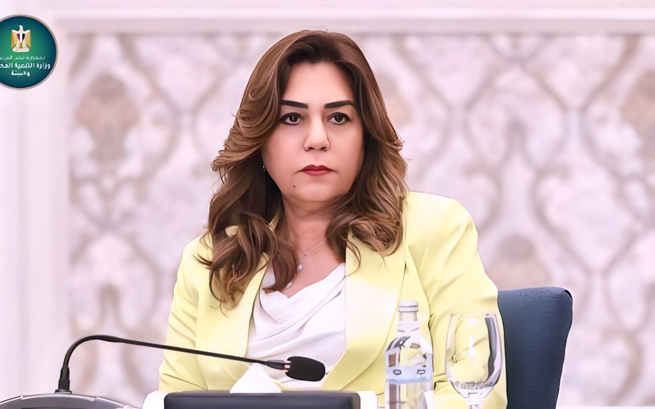 منال عوض: تنفيذ 4 برامج تدريبية لتطوير مهارات العاملين بالأمن والموارد البشرية والعلاقات العامة والإعلام بمركز سقارة