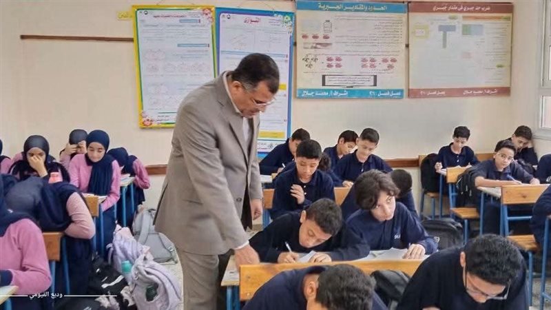 وكيل التعليم بدمياط يتفقد امتحانات شهر أكتوبر بمدارس إدارة السرو