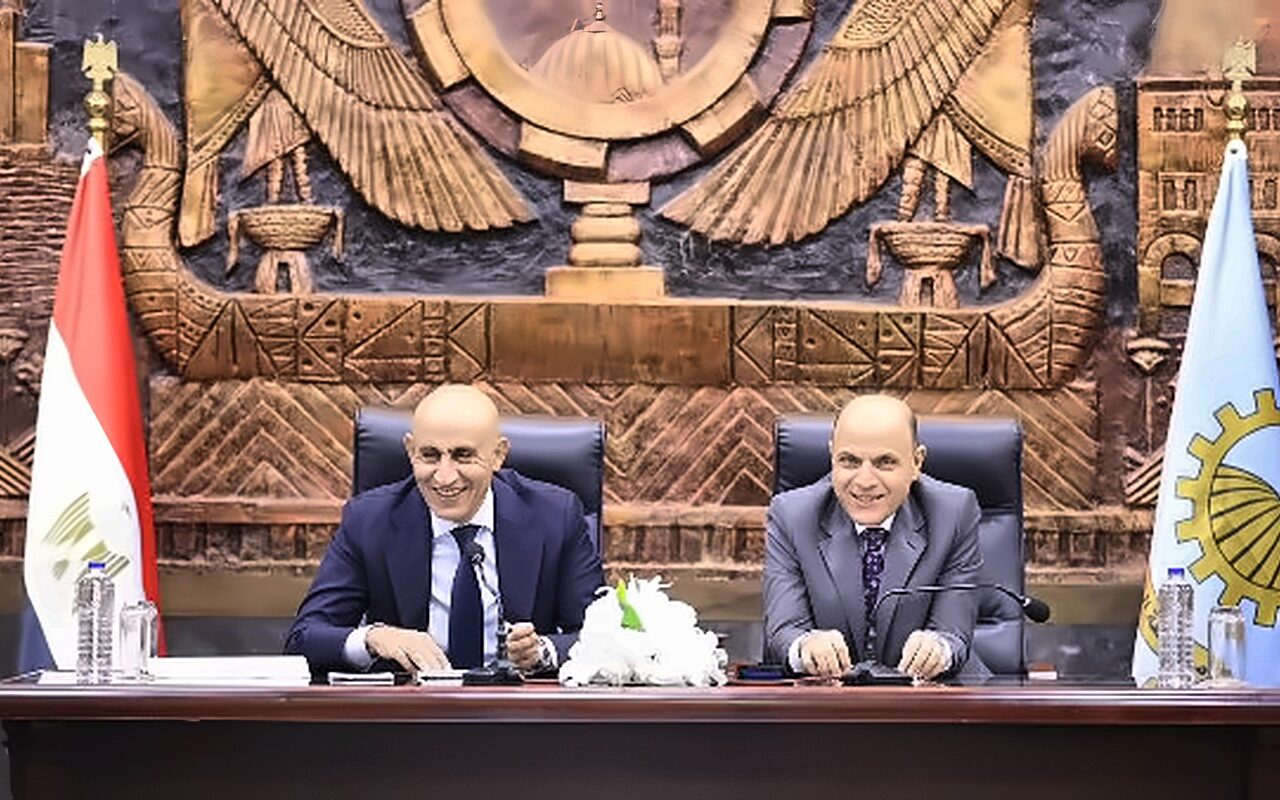 محمد عبداللطيف: المعلم محور أساسي في تطوير العملية التعليمية وتحقيق أهدافها
