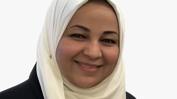 د. منال إمام يكتب: حين يكبر الآباء.. من يرعى الذين رعونا؟