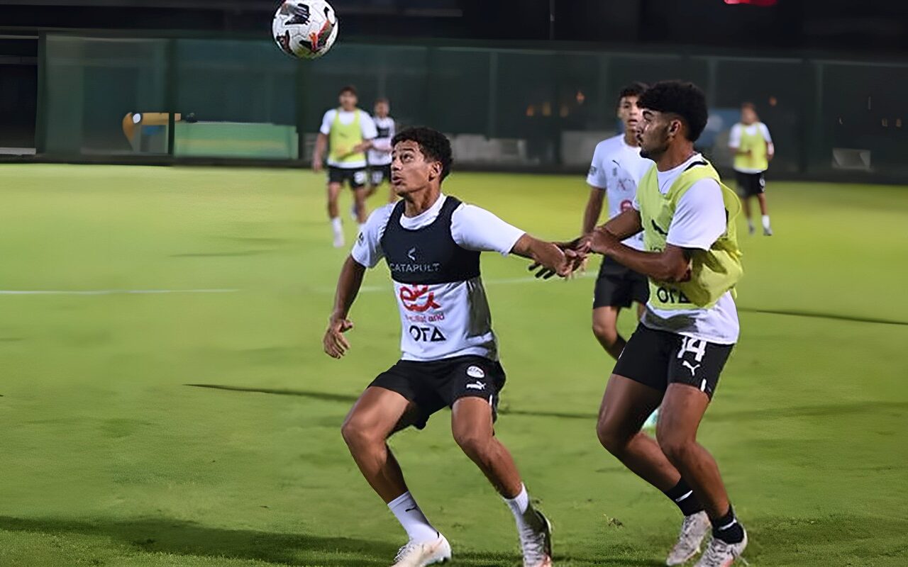 منتخب الناشئين يواصل تدريباته استعدادا لكأس الخليج (صور)