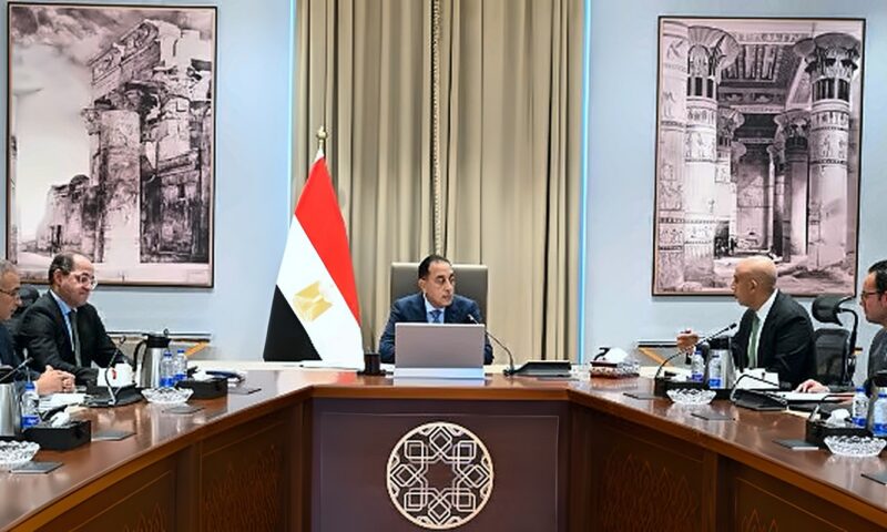 مدبولي يكلف بتحويل نحو 250 مدرسة لمدارس تكنولوجية دولية بالشراكة مع القطاع الخاص