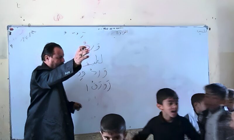 مش عارفين نشرح كلمتين بضمير| معلمون يصرخون: الحصة بتضيع في التقييمات