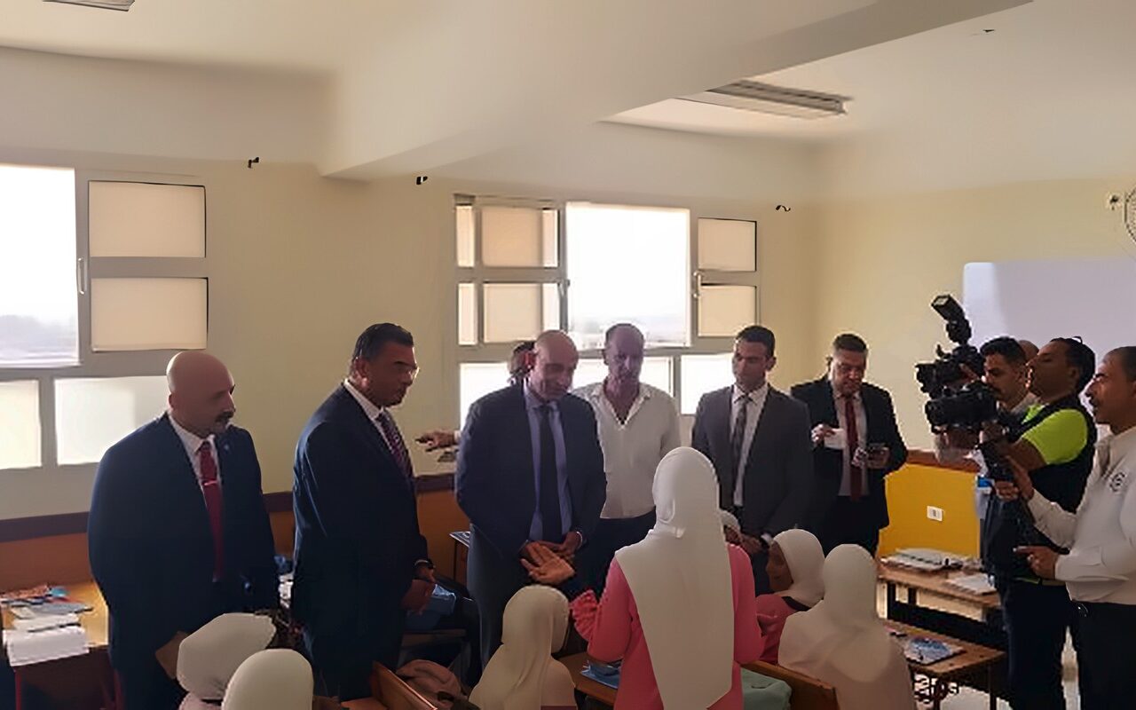 عبد اللطيف: الدولة مهتمة بتطوير التعليم في محافظات الحدود وتحديداً حلايب وشلاتين
