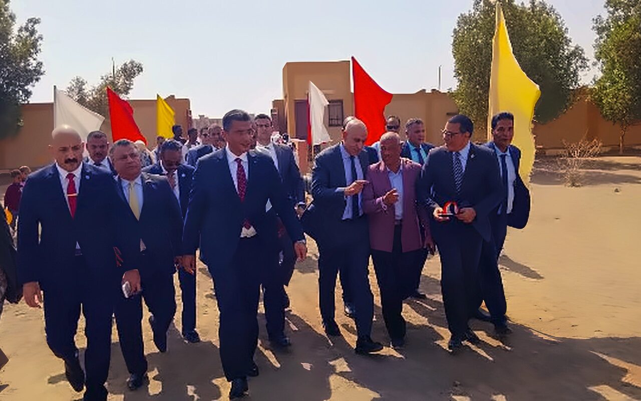 وزير التعليم يستمع لمطالب معلمي مدارس حلايب وشلاتين ويشيد بتأديتهم لرسالتهم السامية