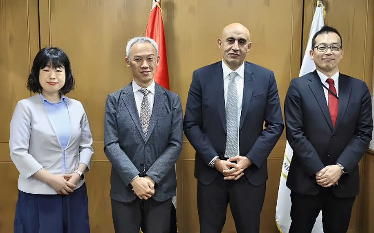 وزير التعليم يبحث التوسع في تطبيق الممارسات اليابانية داخل المدارس المصرية