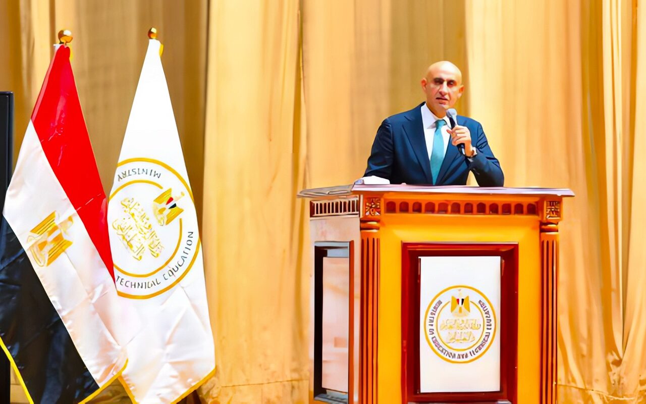 هل تقرر تقسيم العام الدراسي القادم لـ4 فصول بينها اجازة 15 يوما؟|التعليم تنفي